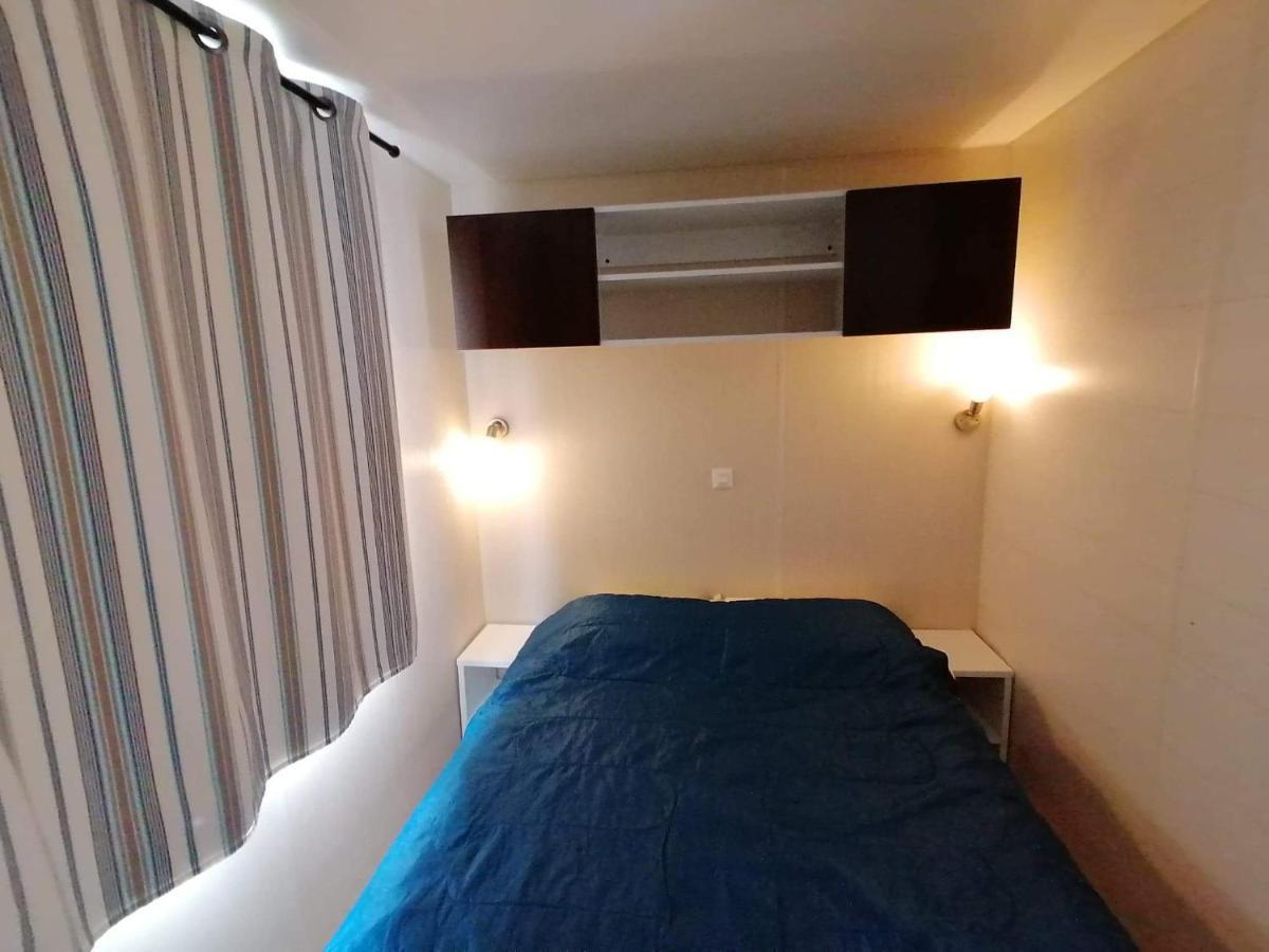 Le Domaine Des Iscles Hotell La Roque-d'Antheron Eksteriør bilde