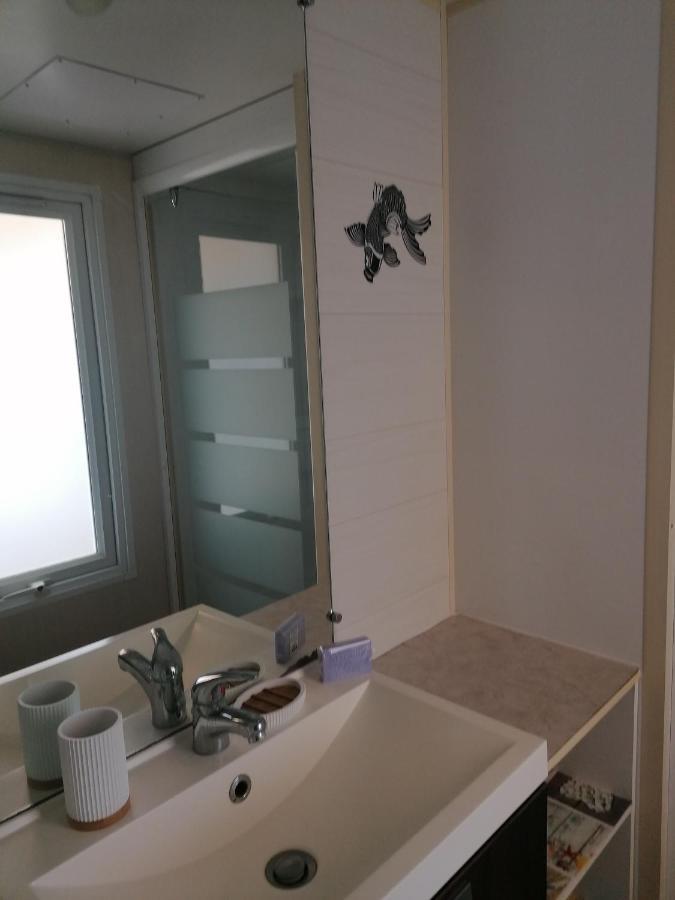 Le Domaine Des Iscles Hotell La Roque-d'Antheron Eksteriør bilde