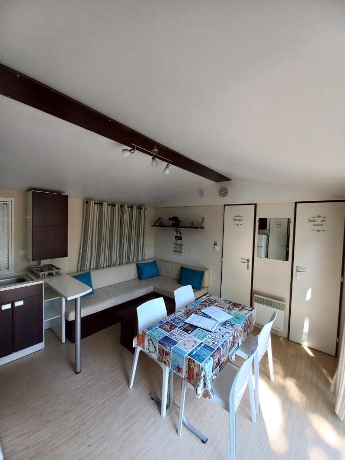 Le Domaine Des Iscles Hotell La Roque-d'Antheron Eksteriør bilde